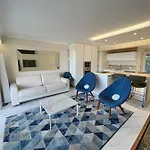 3 Pieces Vue * Cannes