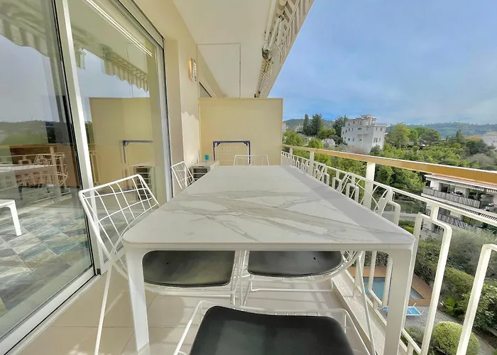 3 Pieces Vue * Cannes