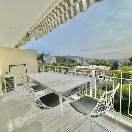 3 Pieces Vue * Cannes